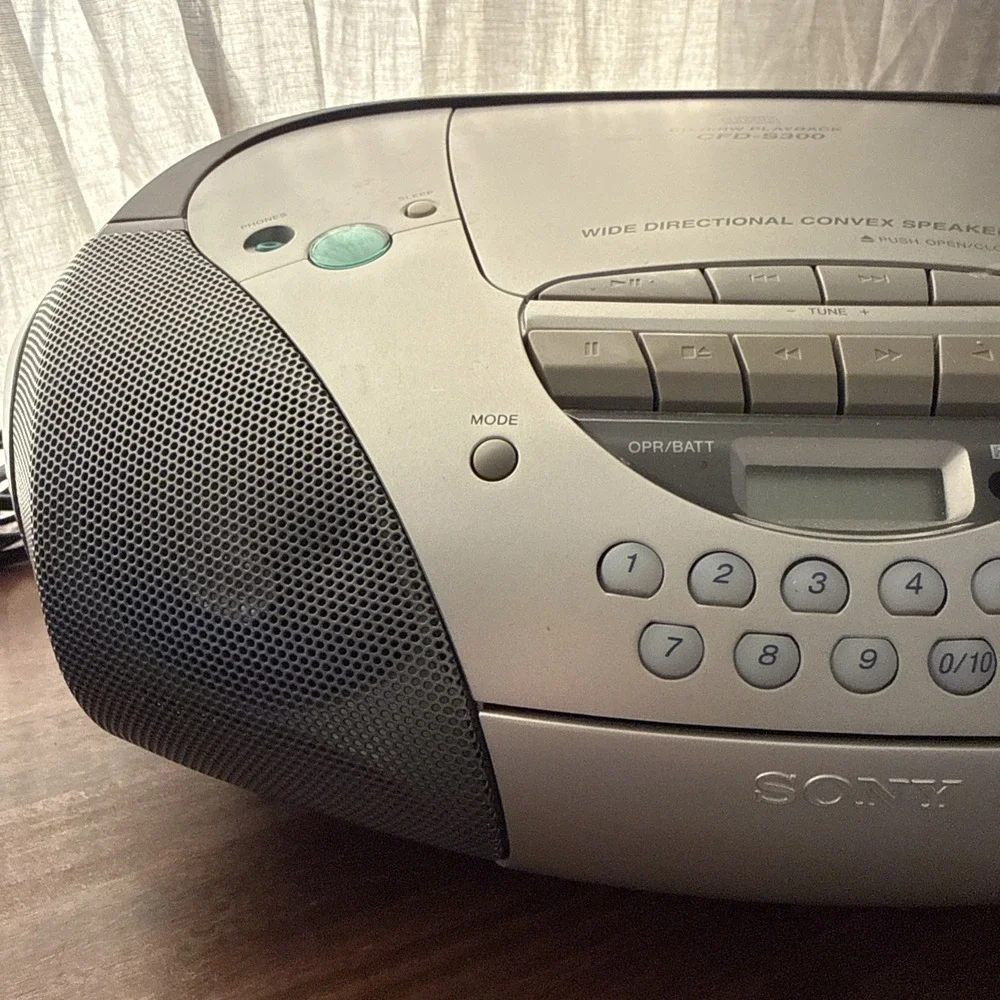 Sony CFD-S300 CD/Radio/Cassette Boombox